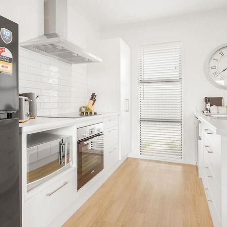 Modern And Central With 2 Ensuites -By Kosh Bnb Hamilton Eksteriør billede