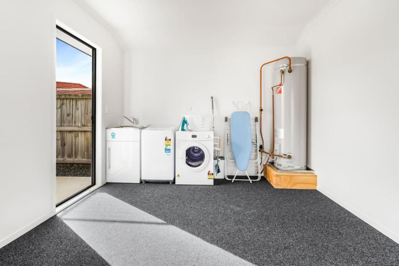 Modern And Central With 2 Ensuites -By Kosh Bnb Hamilton Eksteriør billede